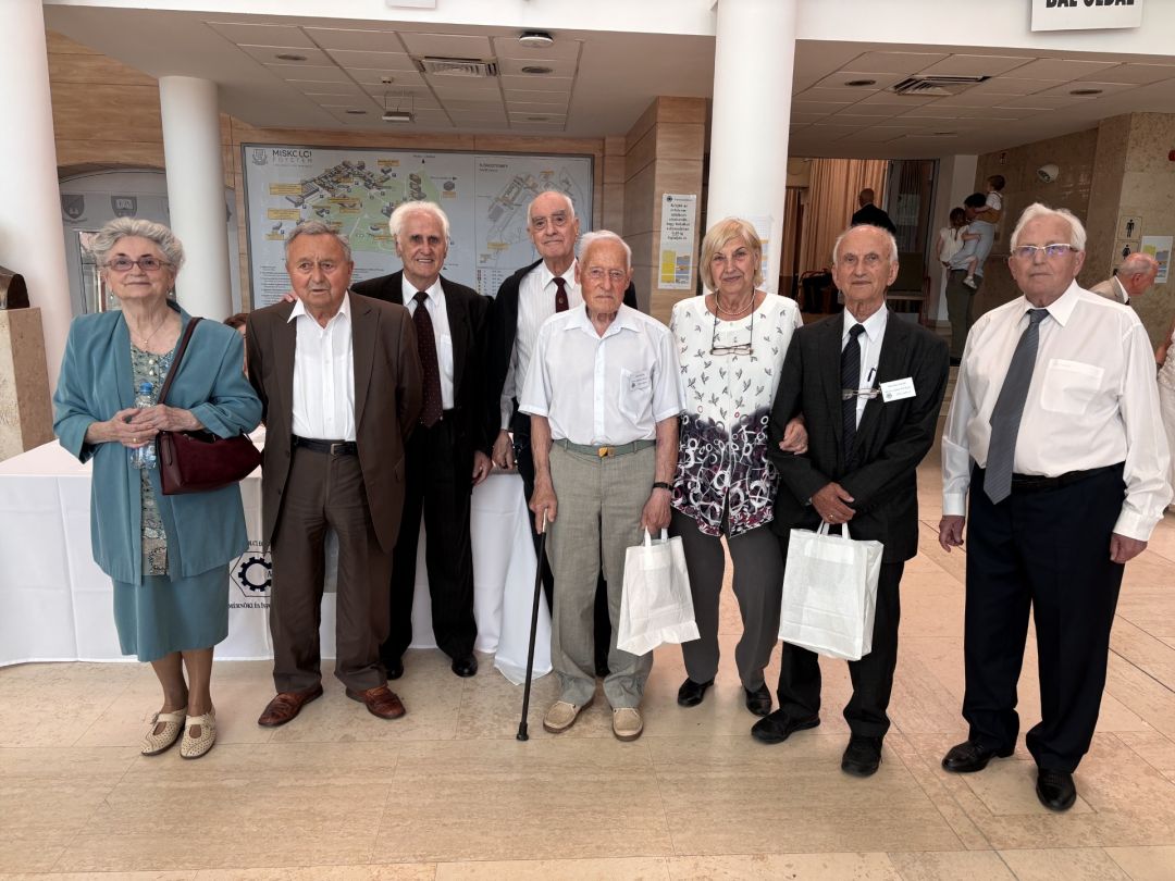 65 �&Scaron;ves dipomaosztás csoportk�&Scaron;pe.jpg